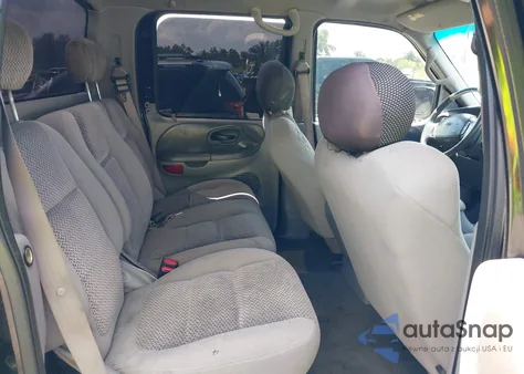 2002 Ford F-150 Lariat/Xlt from USA, damaged, VIN 1FTRW07622KB51333